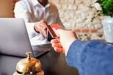 España recupera en agosto el 87% de los turistas internacionales de 2019