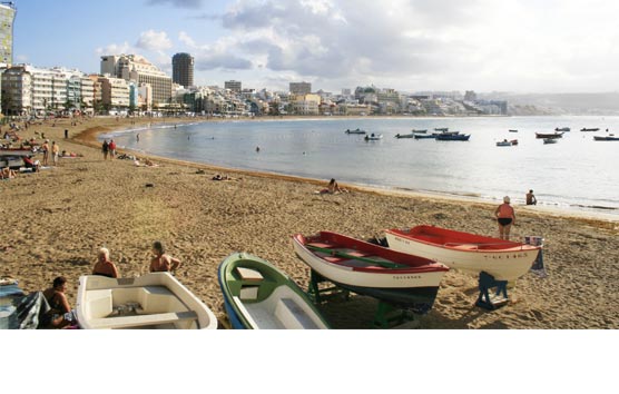 Baleares, Andalucía y Canarias, destinos favoritos de los españoles en agosto