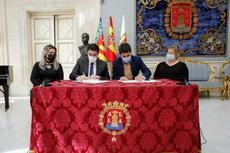 
El Ayuntamiento y la Diputación en la firma del protocolo para desarrollar un Centro de Congresos.