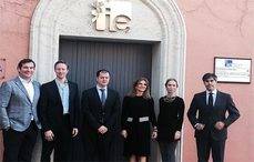 El equipo del Observatorio del Mercado Premium y Productos de Prestigio de IE y MasterCard.