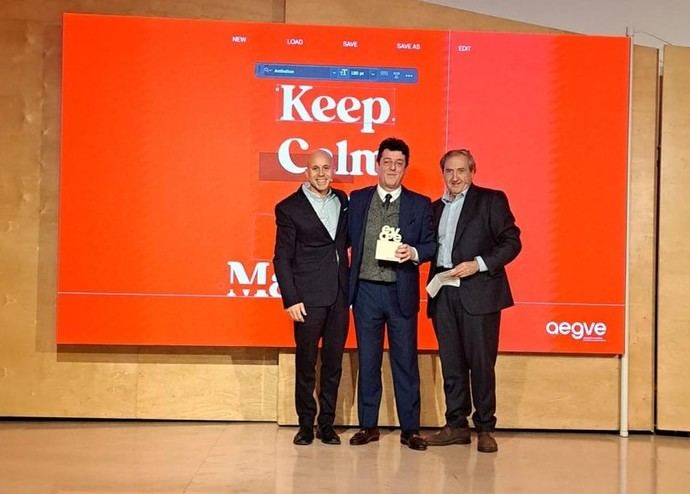Eugenio de Quesada recibe el trofeo anual de los 'travel manager' españoles