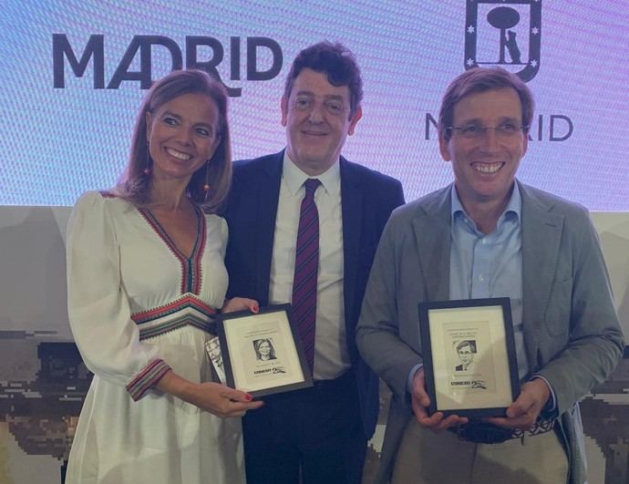 Eugenio de Quesada recibe el reconocimiento de Madrid por CONEXO