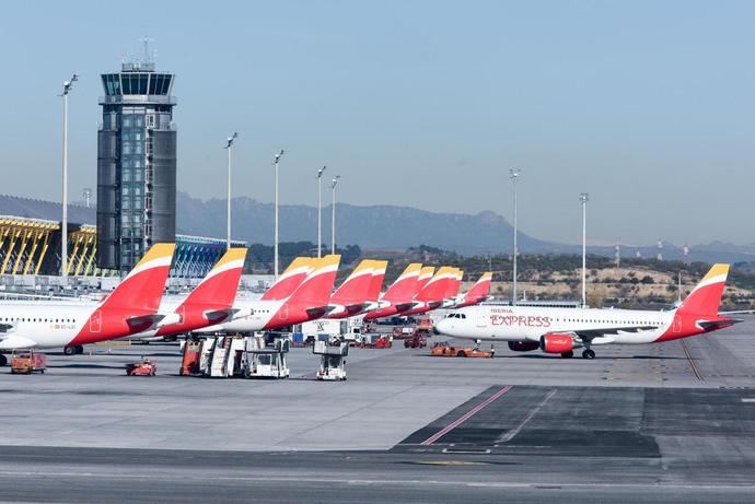 Los aeropuertos españoles registraron 155.043 vuelos en octubre, un 6% más