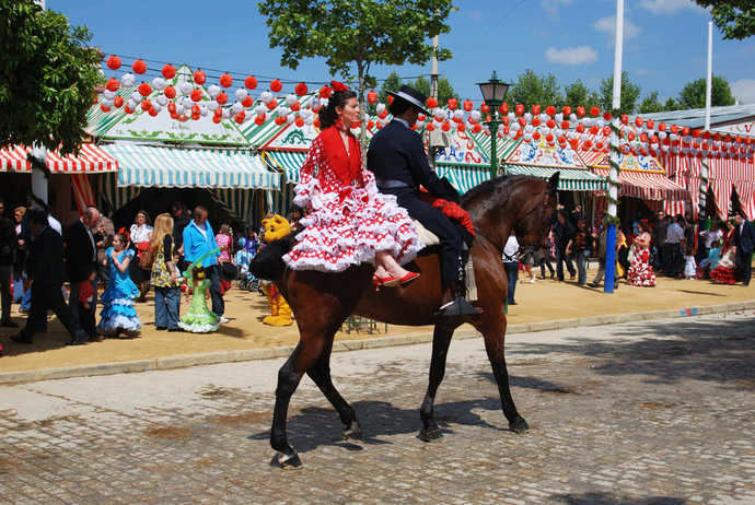 Los viajes en tren a Sevilla aumentan casi un 20% por la Feria de Abril