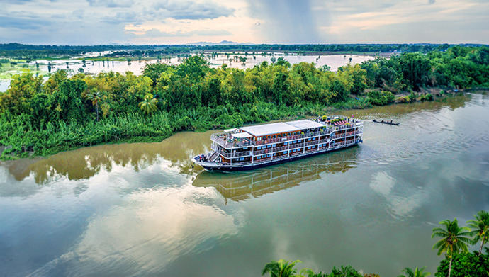 CroisiEurope presenta su nuevo folleto 'El mundo en crucero' 2024