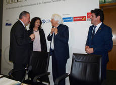 Miguel Fluxà recibe la Insignia de Oro y Brillantes de CIMET.