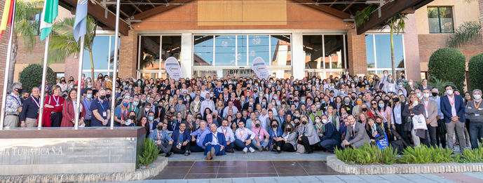 Foto grupal de la III Convención del Grupo DIT Gestión, celebrada en 2021 en Punta Umbría (Huelva), que volverá a acoger el evento en esta nueva edición.