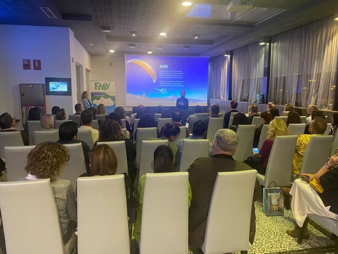 Tenerife muestra su oferta de turismo premium a agentes de viajes andaluces