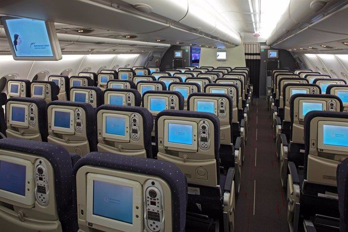 La oferta de plazas aéreas hacia España crece casi un 11% en noviembre