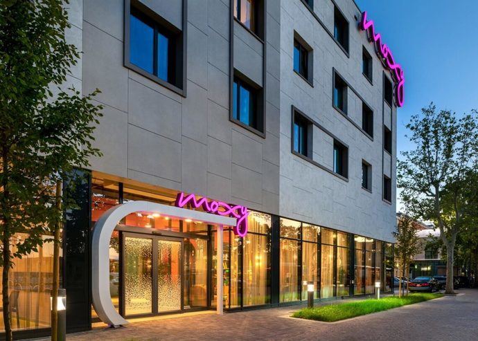 Exterior del hotel.