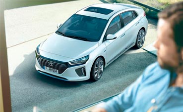 Hertz incorpora nuevos vehículos híbridos a su flota