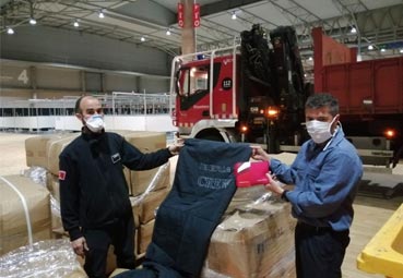 Iberia dona mantas y neceseres al hospital Fira Salut