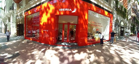 La aerolínea Iberia abre un espacio al público en el centro de Madrid