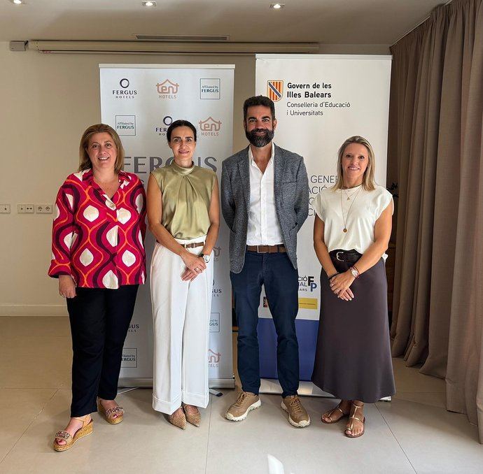 María Isabel Salas, directora general de formación profesional y ordenación educativa del Govern de les Illes Balears y su equipo, en la visita a hoteles junto a Bernat Vicens, CEO de Fergus Group.
