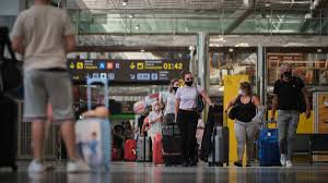 España recibe en abril un 870% más de turistas internacionales que en 2021