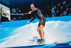 Simulador de olas del parque de atracciones acuático de Marina d'Or