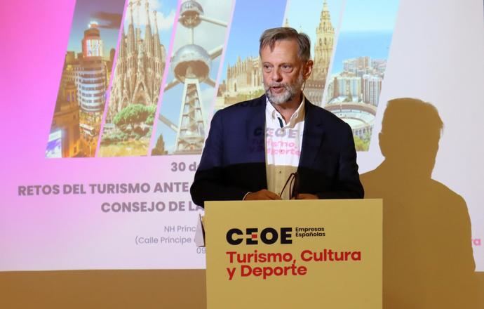 El Consejo de Turismo de la CEOE pide suspender la entrada en vigor del RD