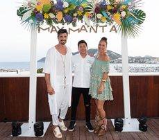 (De izquierda a derecha): El exnadador y modelo Felipe López, el
chef Omar Malpartida y la modelo Mireia Canalda.