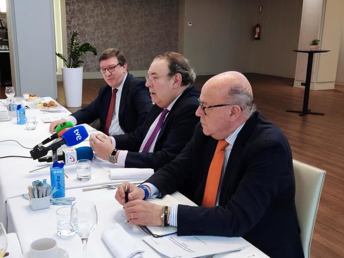 Descentralización turística y mayor presencia de España en la UE, claves para el Sector