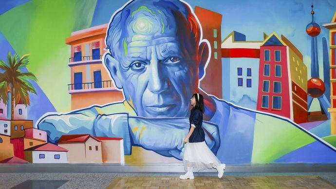 Picasso llega al metro de Shanghái de la mano de Turespaña