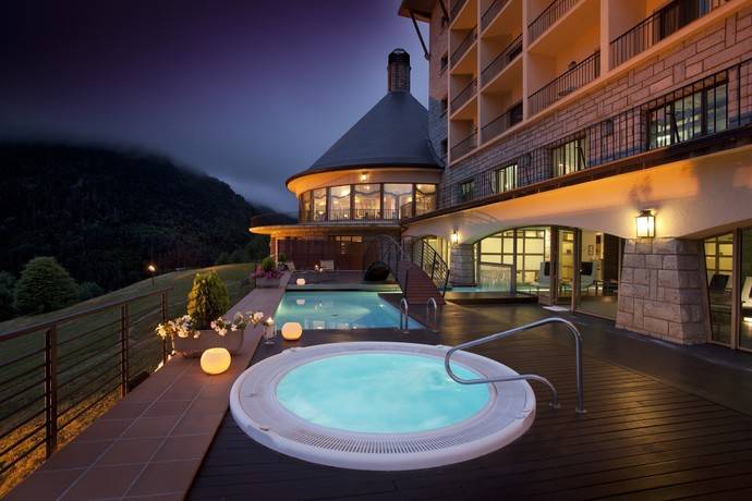 Paradores vuelve a los resultados positivos en 2015 con cuatro millones de beneficios