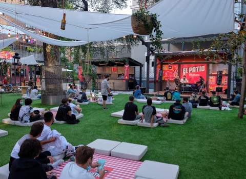 El Patio de Mahou, más que un bar, eventos originales en Fortuny