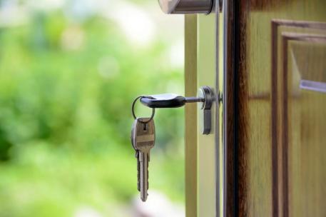 
Consumo logra que Airbnb retire 65.000 anuncios ilegales y denuncia 55.000 más


