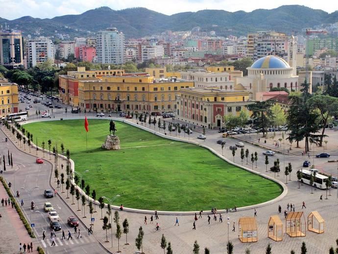 El grupo Iberia vuela este verano a destinos como Tirana, Zagreb o Faro