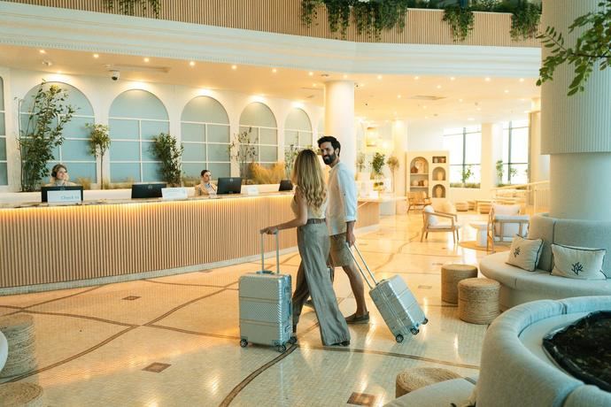 El renovado alojamiento de 5 estrellas Pontiana Thalasso Hotel.