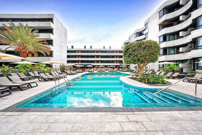 Piscina del hotel.