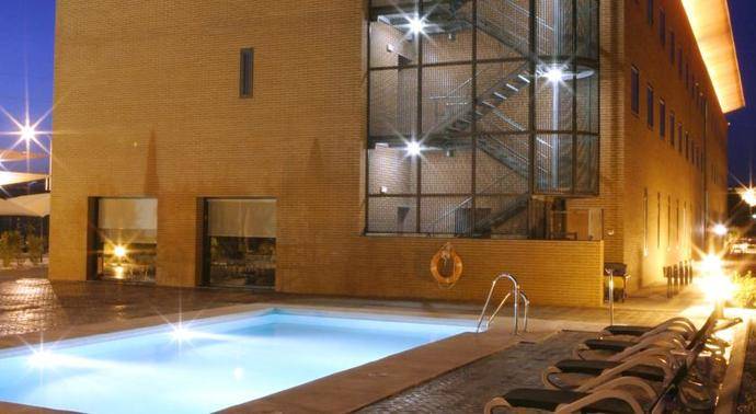 El hotel Posadas de España Málaga estrena piscina