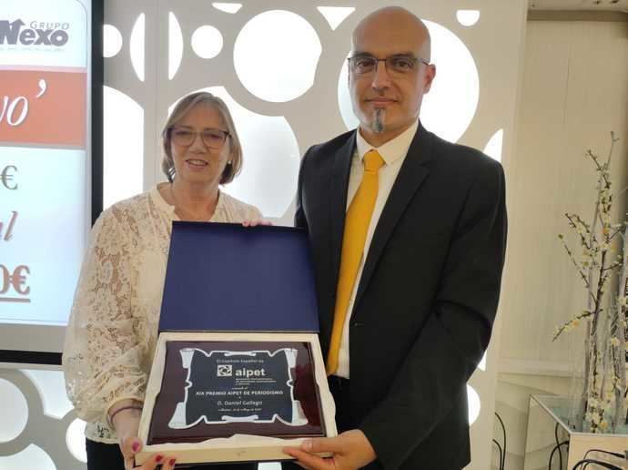 Daniel Gallego recibe el premio AIPET de Periodismo