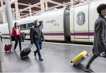 Renfe refuerza su operativa de cara el Puente