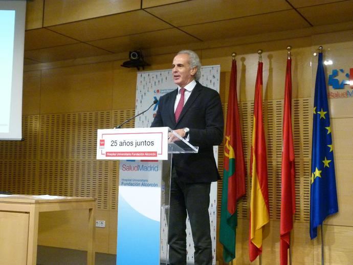Madrid pide a Sanidad intensificar los controles en los aeropuertos
