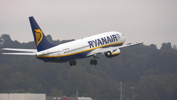 Ryanair ‘trata de abusar de su posición en el mercado’, según Praxis Legal