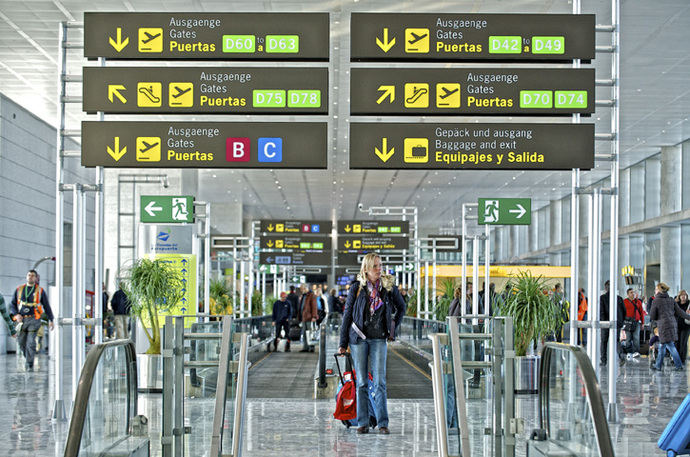 El tráfico aéreo en los aeropuertos españoles cayó un 0,2% en agosto