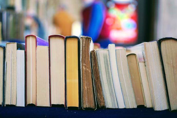 UNAV propone un viaje a través de 12 rutas literarias