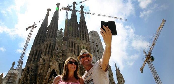 España recupera en agosto el 87% de los turistas internacionales de 2019