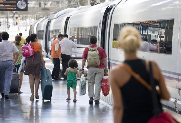 Cathay Pacific y Renfe venderán billetes conjuntos
