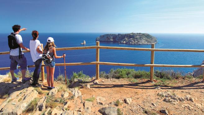La Mesa del Turismo de España afronta la temporada con optimismo moderado