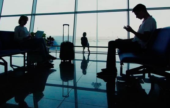 Los turistas internacionales gastan 5.500 millones en España por negocios