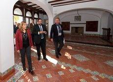 La visita de los representantes institucionales la Palacio Villa Elisa.