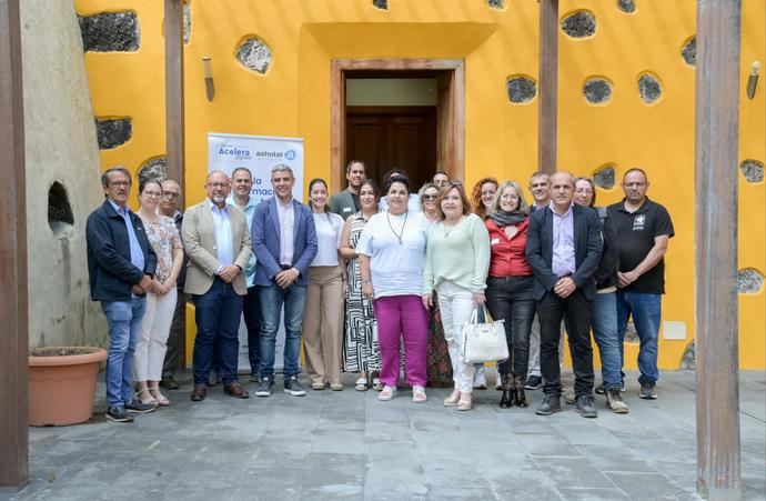 Empresariado y responsables públicos de El Hierro, esta mañana en la última sesión de Wine & TICS.