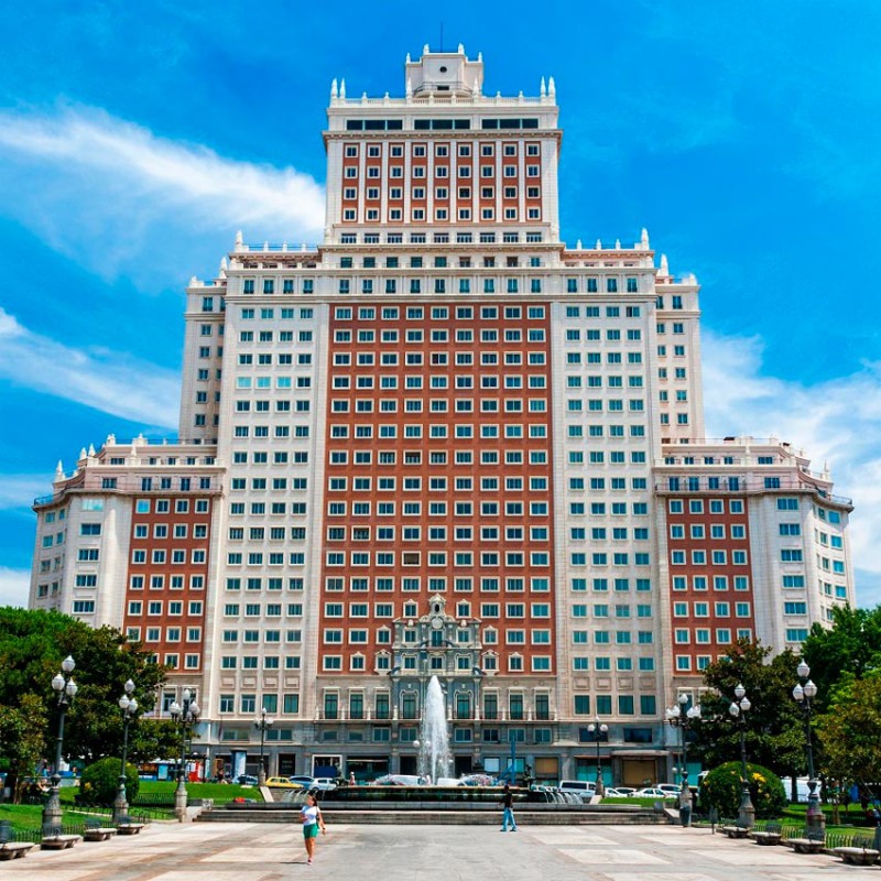 El nuevo Riu Plaza se situará en el Edificio España.